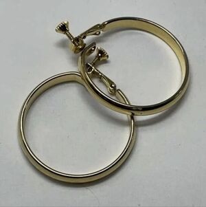 VINTAGE Classic And Collectible Napier Gold-Tone Hoop Screw-on Earrings